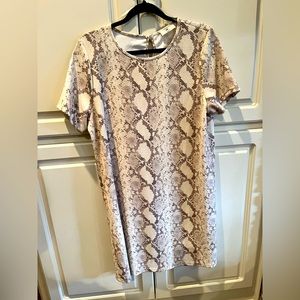 NWOT Snake print shift dress